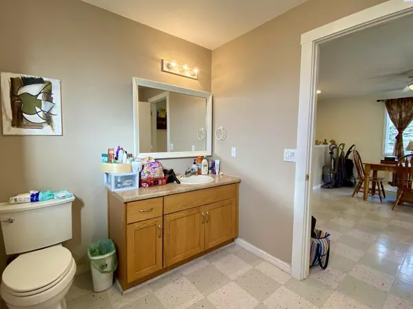 Farmington, WA 99128,102 W Adams St