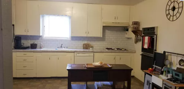 Albion, WA 99102,212 E Street