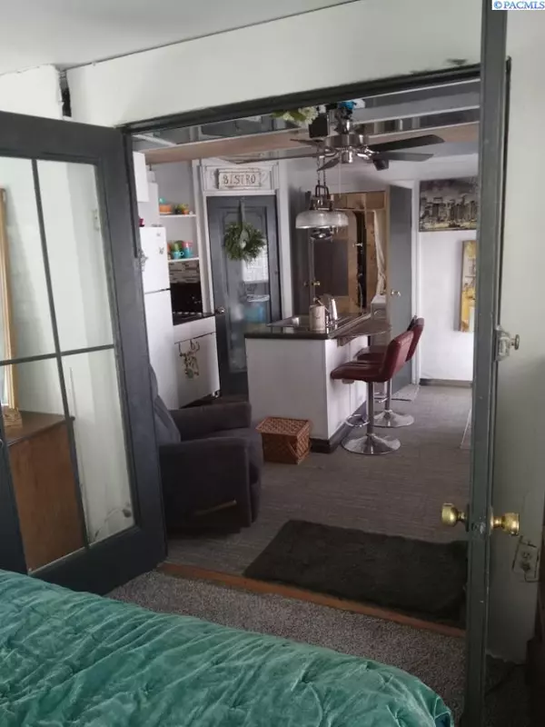 Kennewick, WA 99336-0000,927 S Gum St.