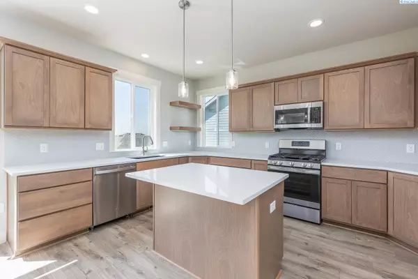 Hermiston, OR 97838,874 E Autumn Ave