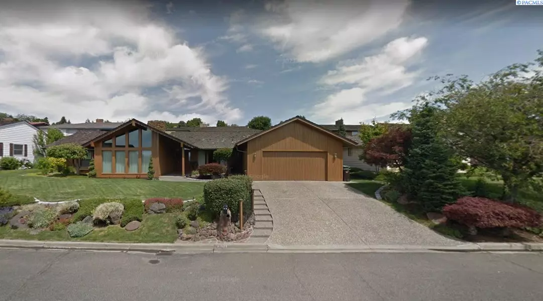 6001 Glacier Way, Yakima, WA 98908