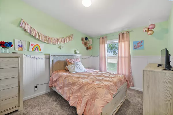 Burbank, WA 99323-9692,73 W Sunset Dr.