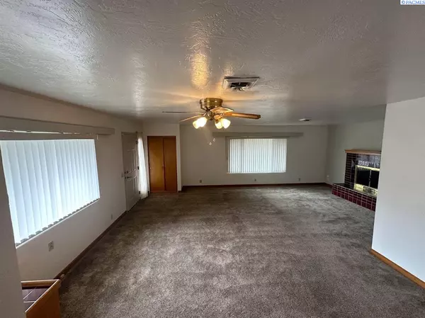 Colfax, WA 99111,207 E Fairview St.