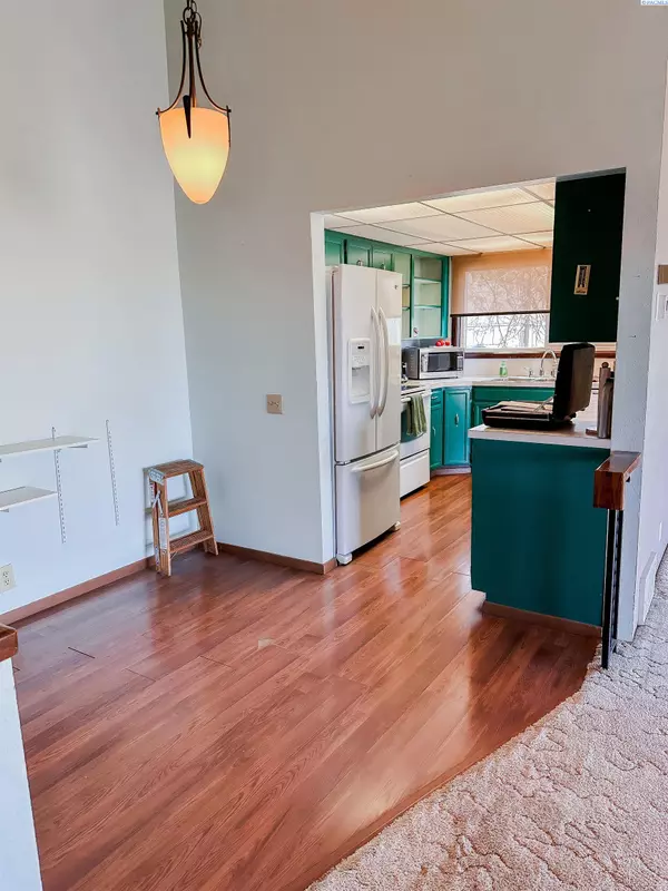 La Crosse, WA 99143,208 S Hill Ave