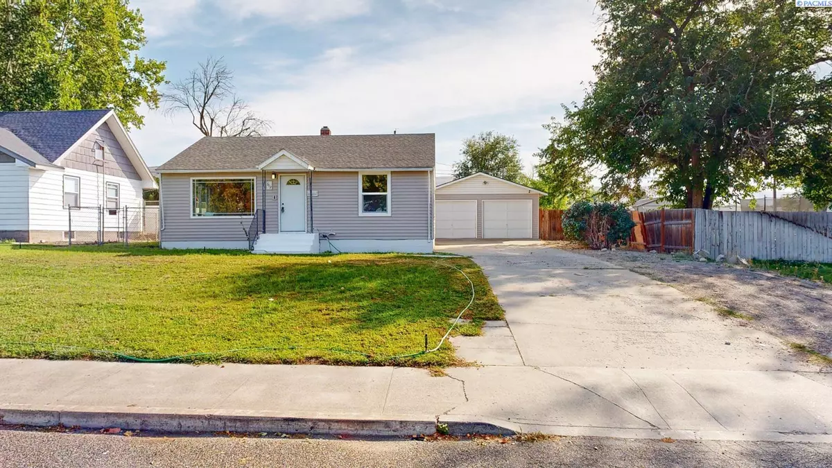 Prosser, WA 99350,1817 Benson Avenue