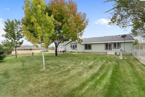 Benton City, WA 99320-8672,1812 W Acord