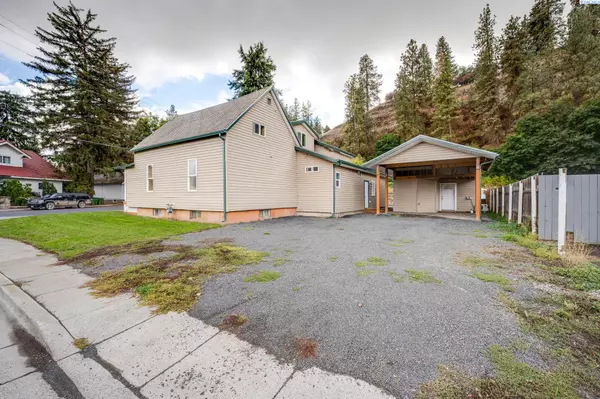 Colfax, WA 99111-2001,703 N 1st Street