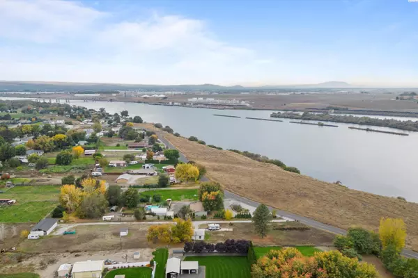 Burbank, WA 99323-9692,71 W Sunset Dr.