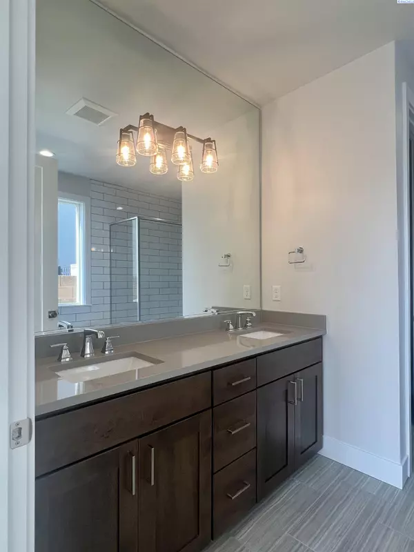 Richland, WA 99352,4391 Lolo Way