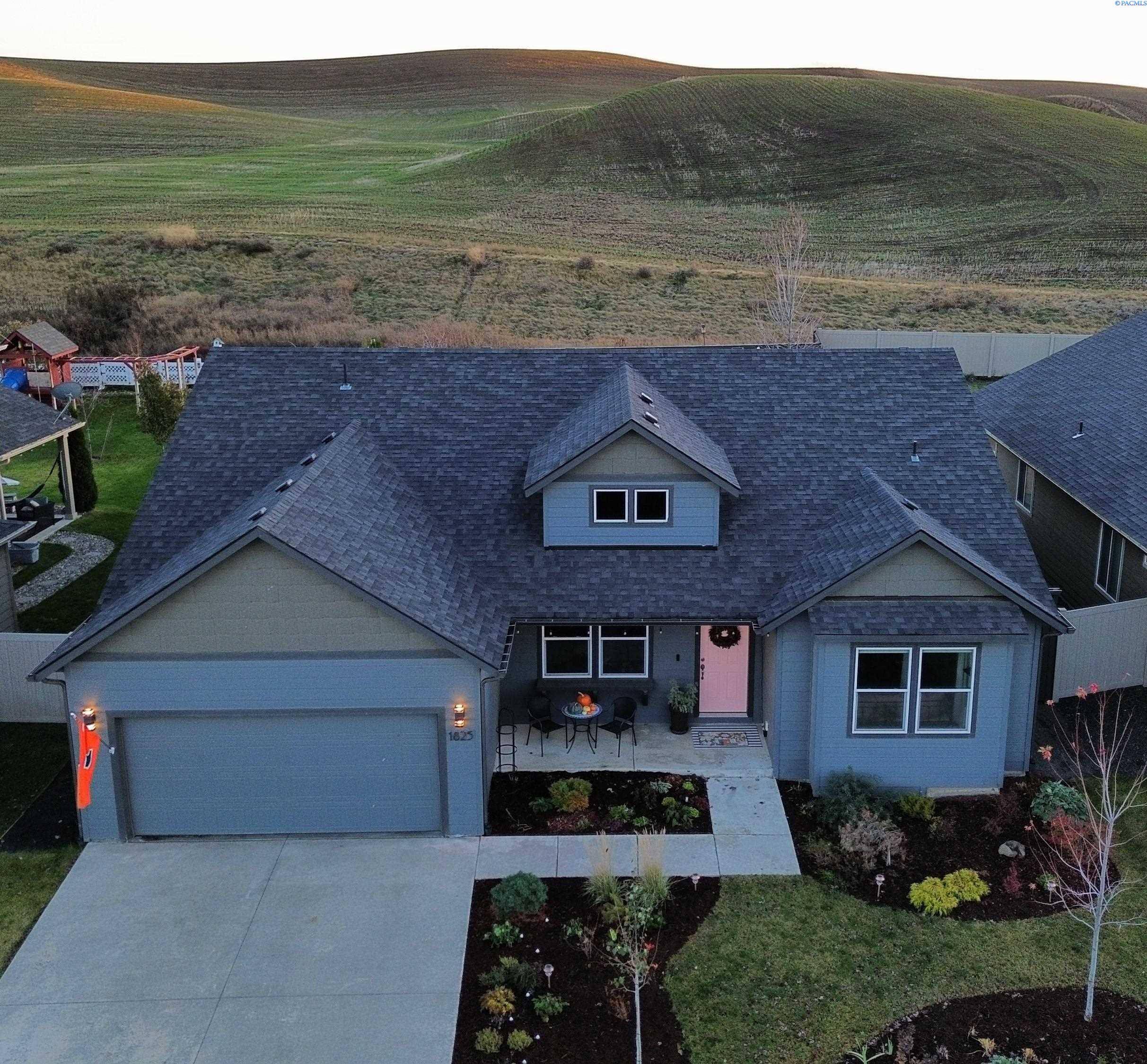 1825 SW Panorama Dr, Pullman, WA 99163