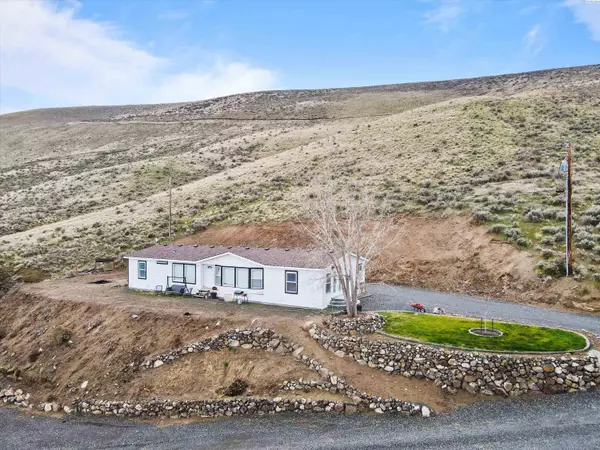 57611 N 339 Private Road Ne, Benton City, WA 99320