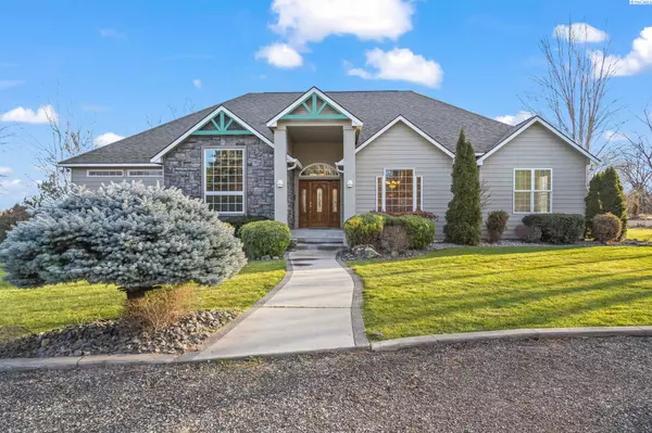 43903 E Shannon Ln., West Richland, WA 99353