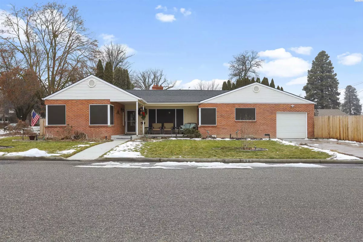 Prosser, WA 99350,923 5th St
