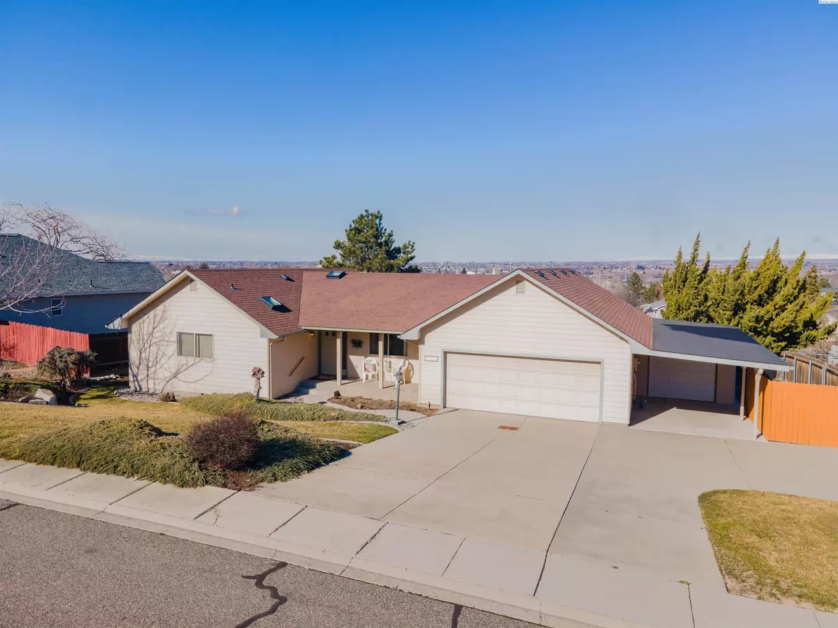 Prosser, WA 99350,1951 Mountain View Dr.
