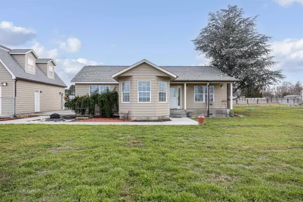 Burbank, WA 99323,276 Snake River Drive