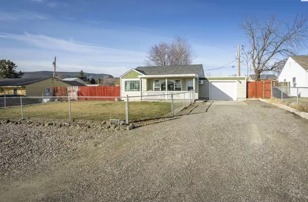 1105 11th Street, Benton City, WA 99320