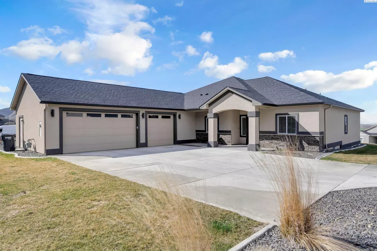 West Richland, WA 99353,6749 Caspian Place