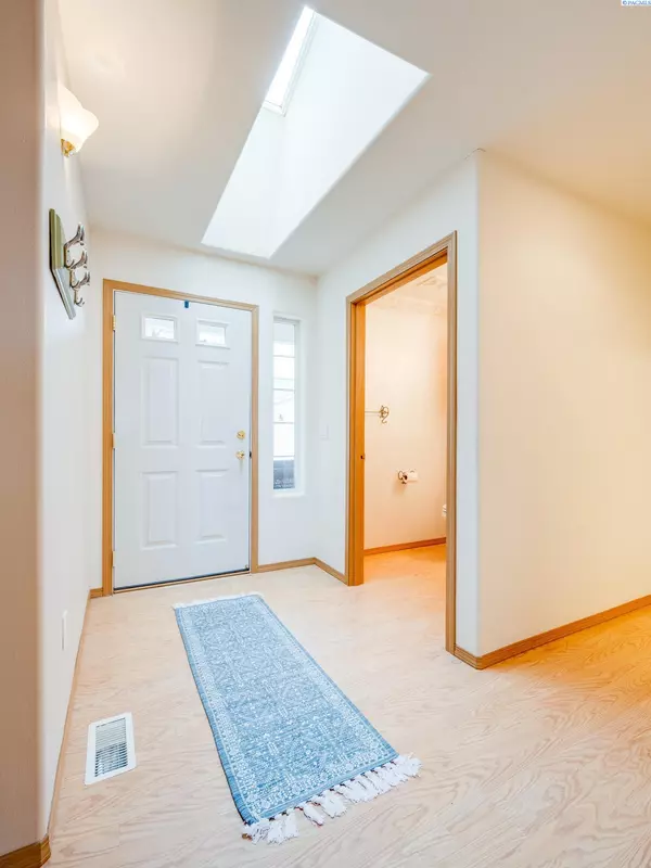 Colfax, WA 99111,306 N Mill St #3
