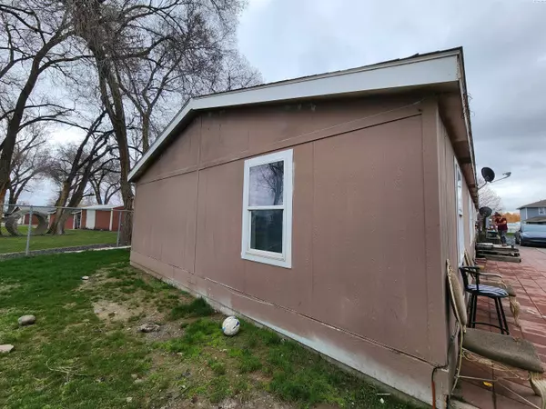 Moses Lake, WA 98837,1702 W Bemis St