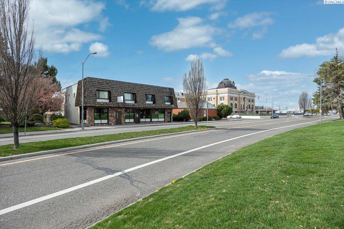 Pasco, WA 99301,712 N 4th Ave