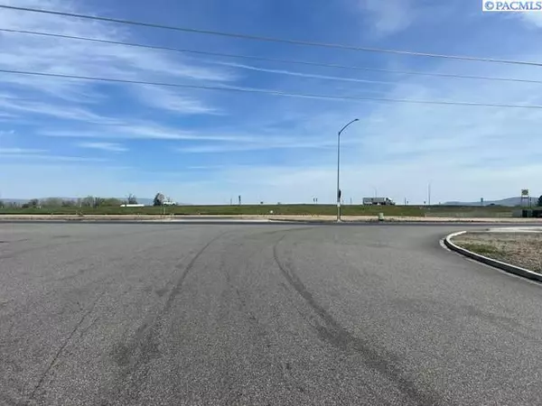 Prosser, WA 99350,1 NKA Wine Country Rd