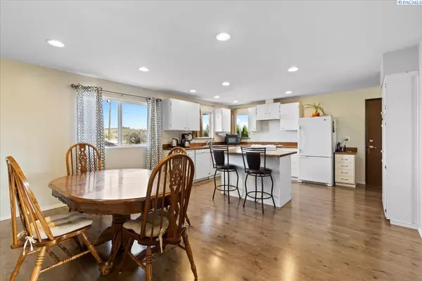 Naches, WA 98937,1010 Old Naches Highway