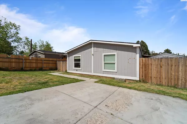 Kennewick, WA 99337,1724 W 45th Ave, E20