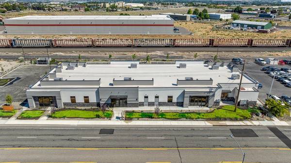 7034 W Clearwater Avenue, Kennewick, WA 99335