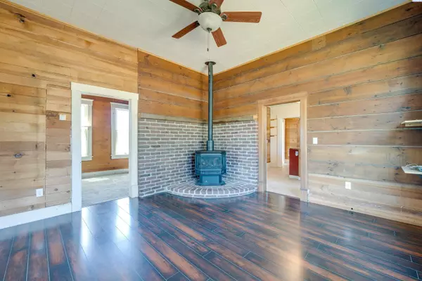 Palouse, WA 99161,425 N Bridge St