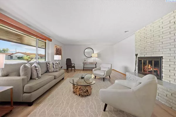 Pasco, CA 93301,1704 W Octave