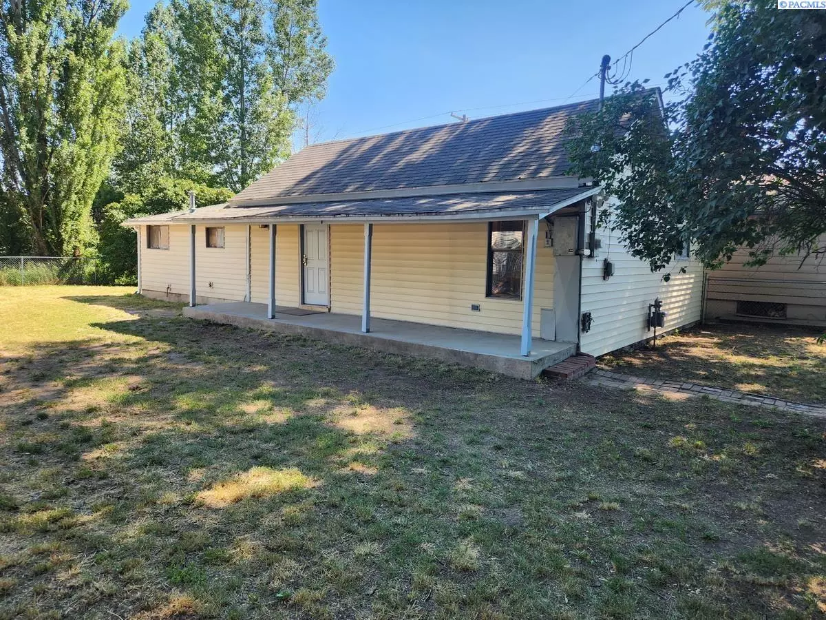 Albion, WA 99102,104 N D Street