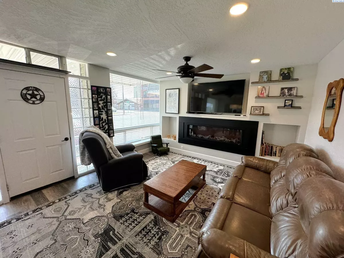 Garfield, WA 99130,212 W California St