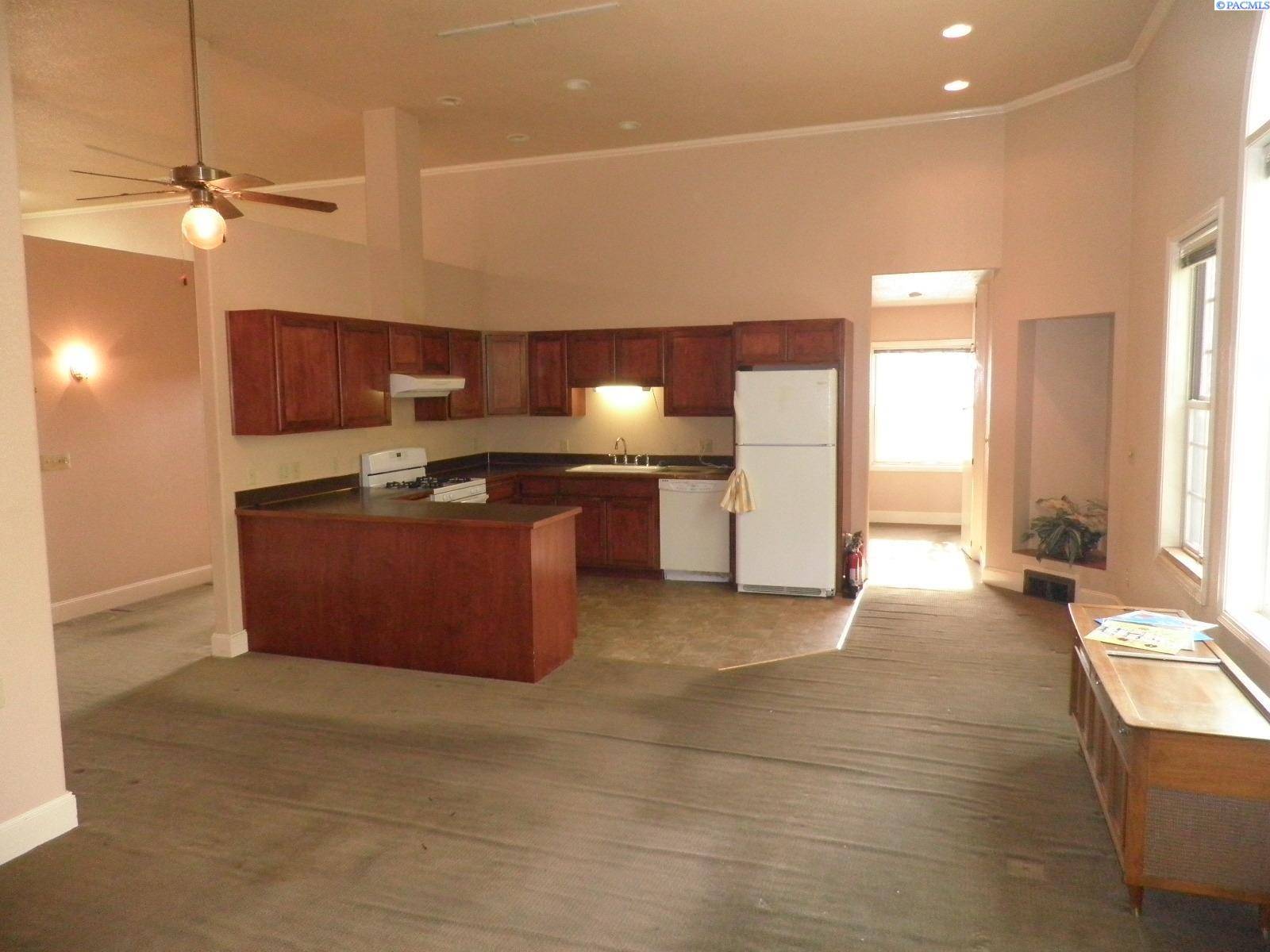 Pullman, WA 99163,330 NE Whitman