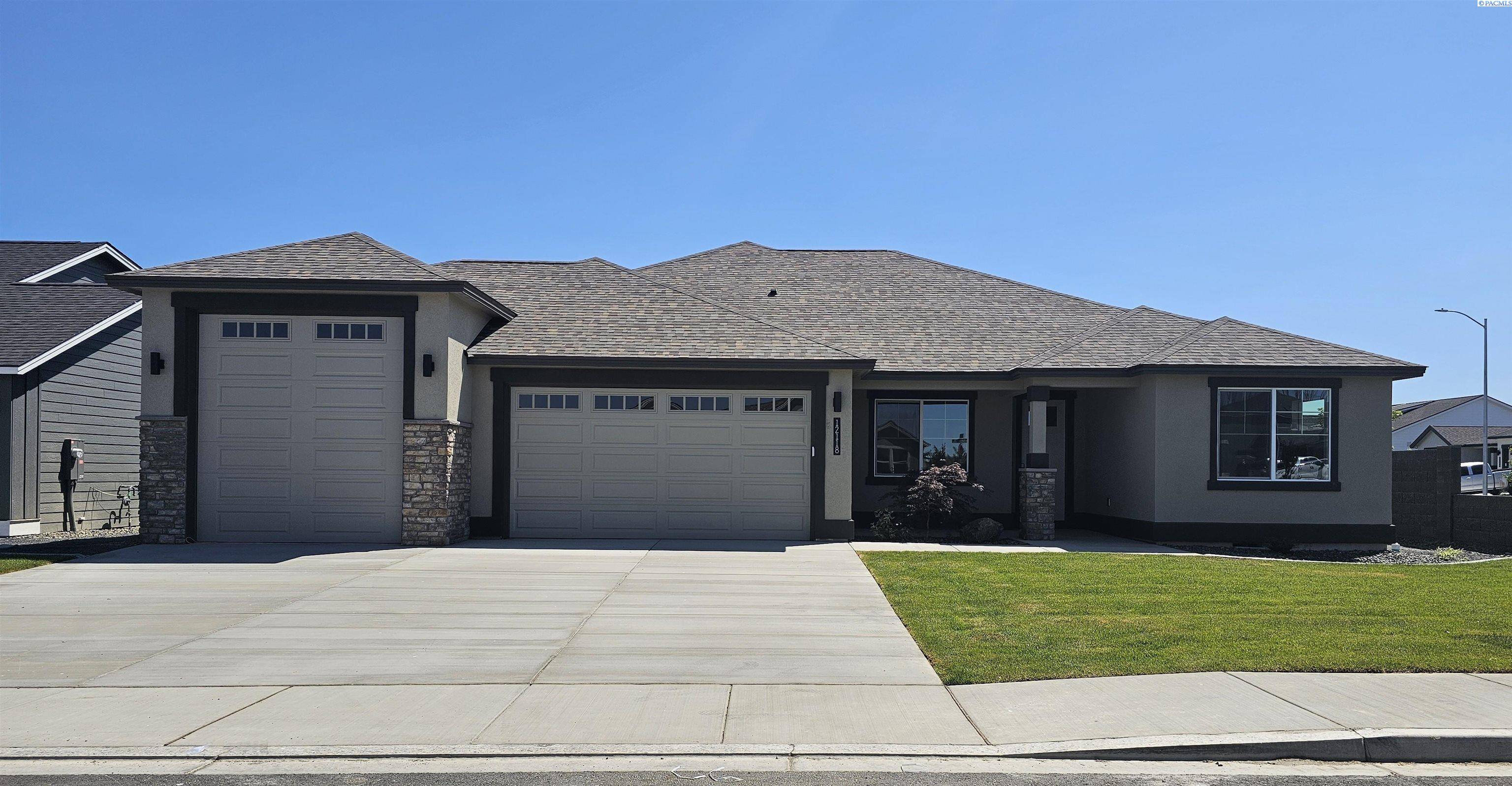 12118 Dunsmuir Dr., Pasco, WA 99301