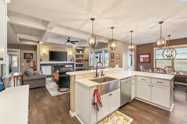 West Richland, WA 99353,910 Quartz Ave