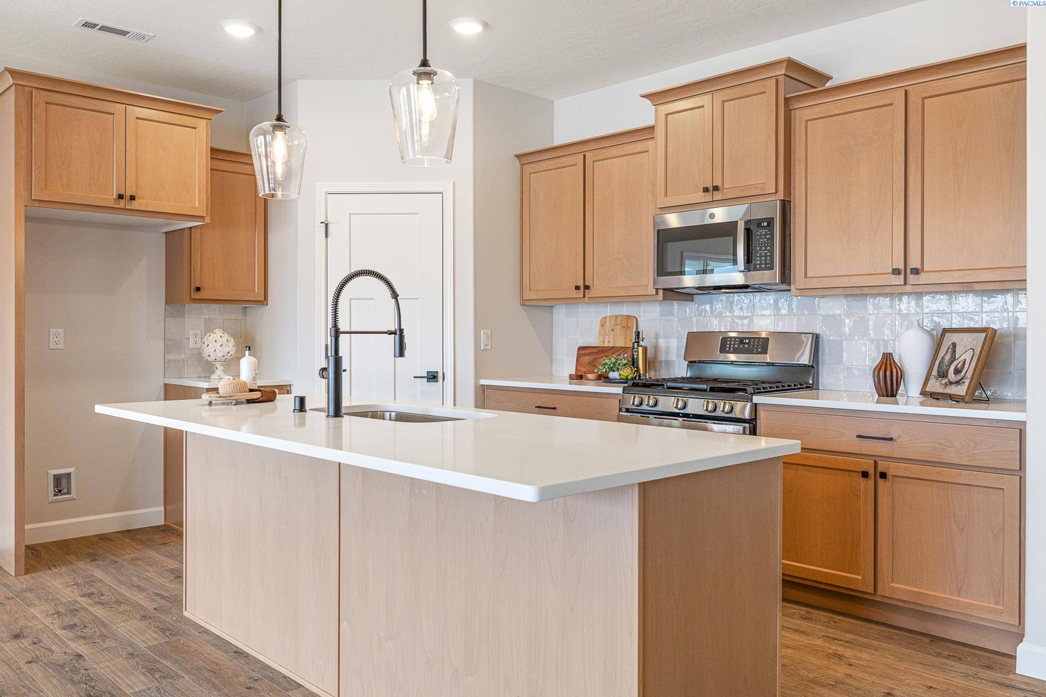 Kennewick, WA 99338,3427 S Alaska Pl
