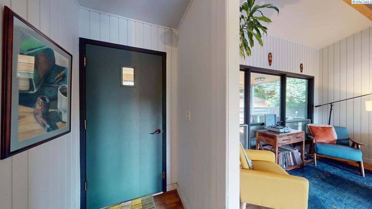 Pullman, WA 99163,605 SW Walnut Street