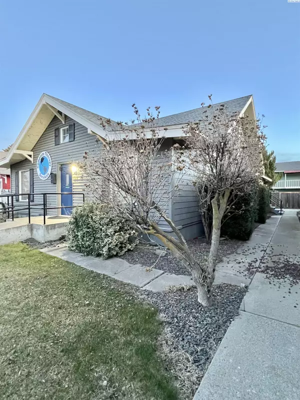 Grandview, WA 98930,100 E 3rd St
