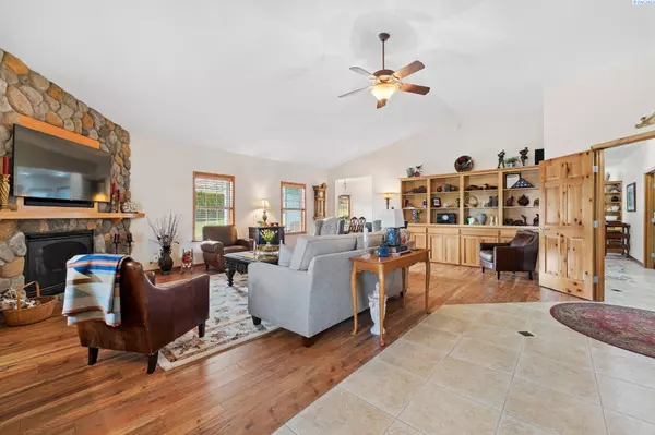 West Richland, WA 99353,6004 Glenbrook Loop