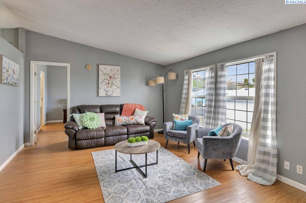 Richland, WA 99352,50 Ridgecliff Dr