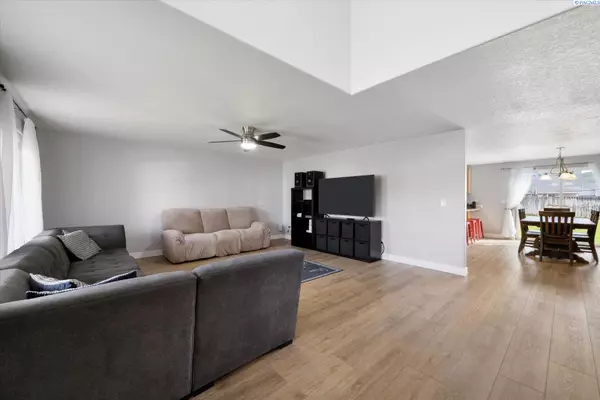 West Richland, WA 99353,5603 Maui Court