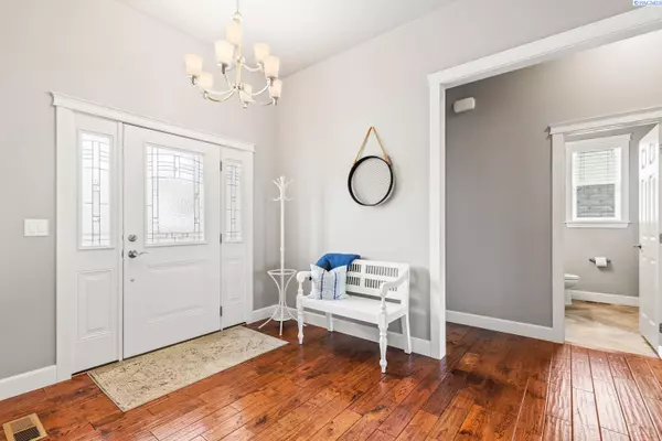 Yakima, WA 98903,2004 S 74th Avenue