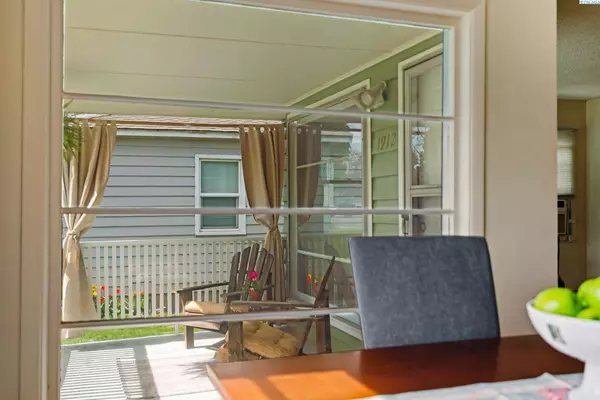 Prosser, WA 99350,1912 Miller Ave