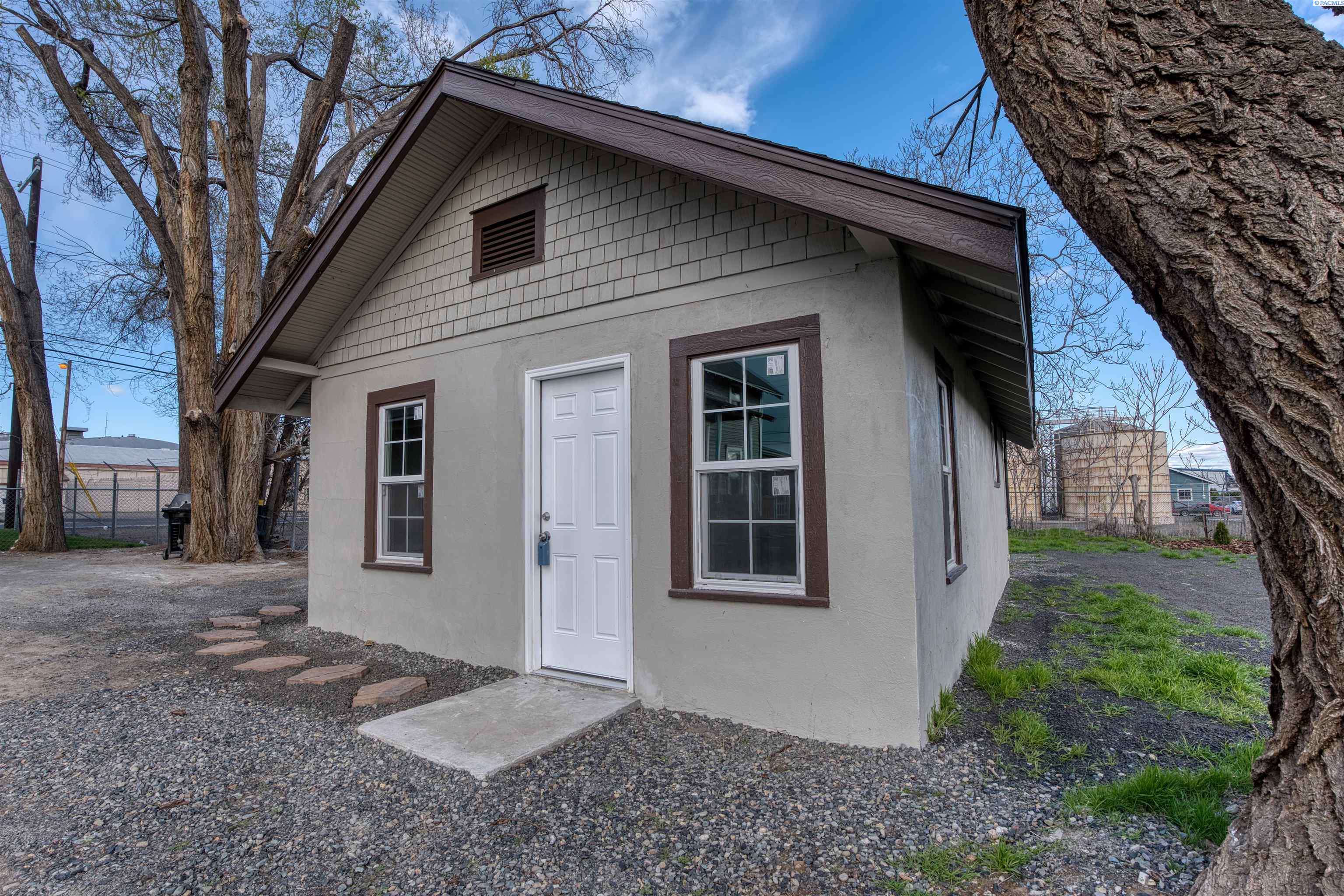 505 Grandridge Rd, Grandview, WA 98930