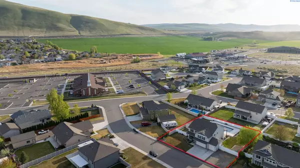 3059 Sugarplumb Ave, West Richland, WA 99353