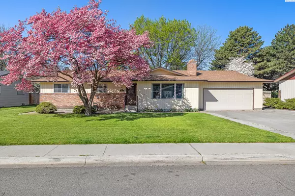 1979 Forest Ave, Richland, WA 99354