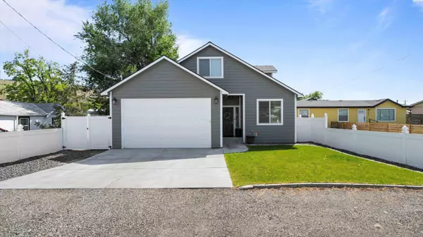 5971 Deer St, West Richland, WA 99353