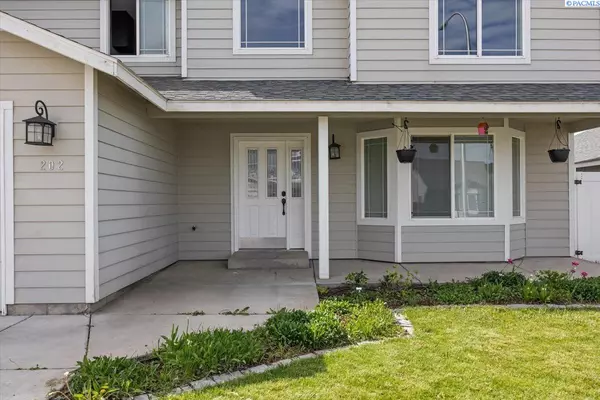 Moxee City, WA 98936,202 Rainier Ave