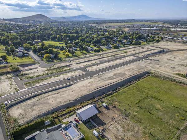 1176 Lapins Court, Richland, WA 99352