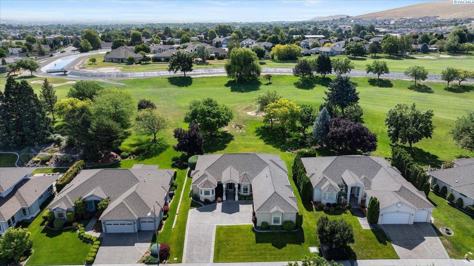 1209 W Canyon Lakes Drive, Kennewick, WA 99337